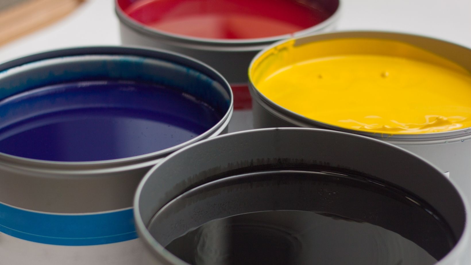 Acrylic Emulsion Paint vs Plastic Emulsion Paint